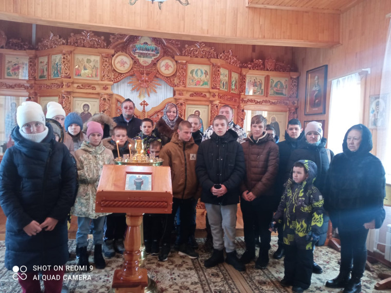 Учащиеся 5-9 классов посетили Покровский храм.