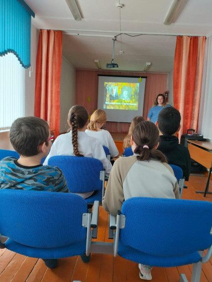 Для учащихся 7 класса МБОУ "Северская СОШ" Ключевского района прошел литературный вечер.