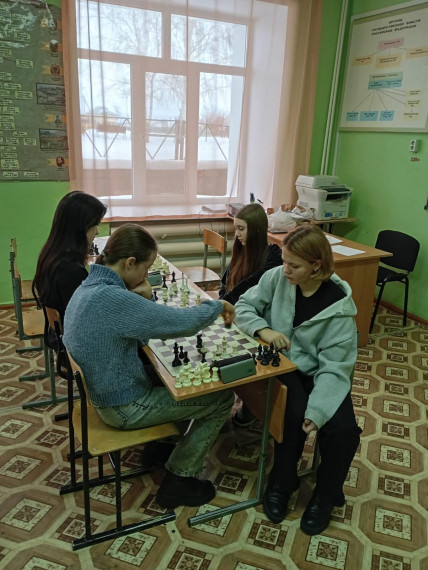 В МБОУ "Северская СОШ" Ключевского района состоялись соревнования по настольному теннису и шахматам.