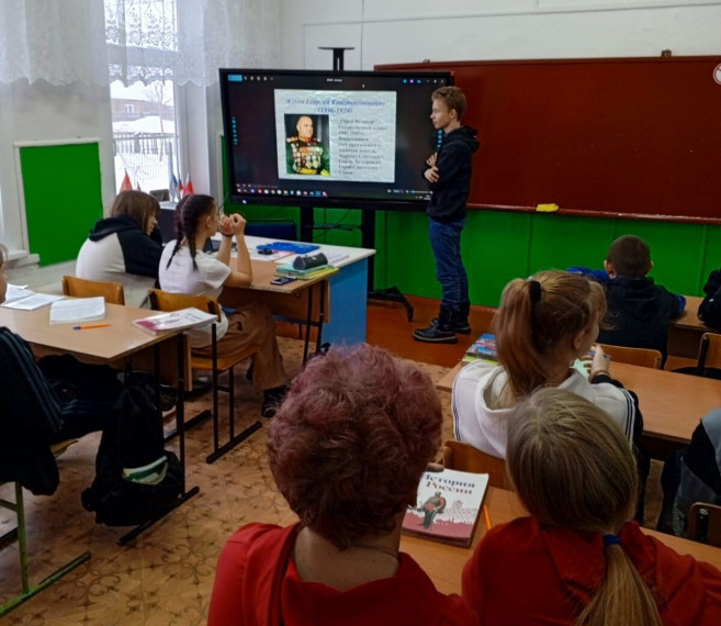 В Покровской ООШ проведён информационный час «Герои Великой Отечественной войны».