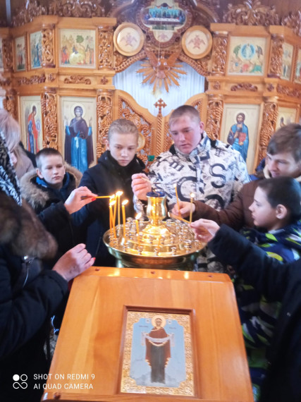 Учащиеся 5-9 классов посетили  Покровский храм.